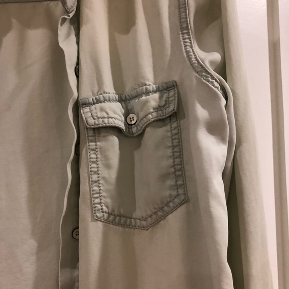 Halogen button down faded denim top - Picture 2 of 3